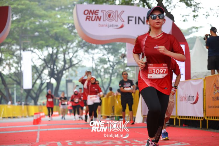 Race photo from ONE RUN 10 K
