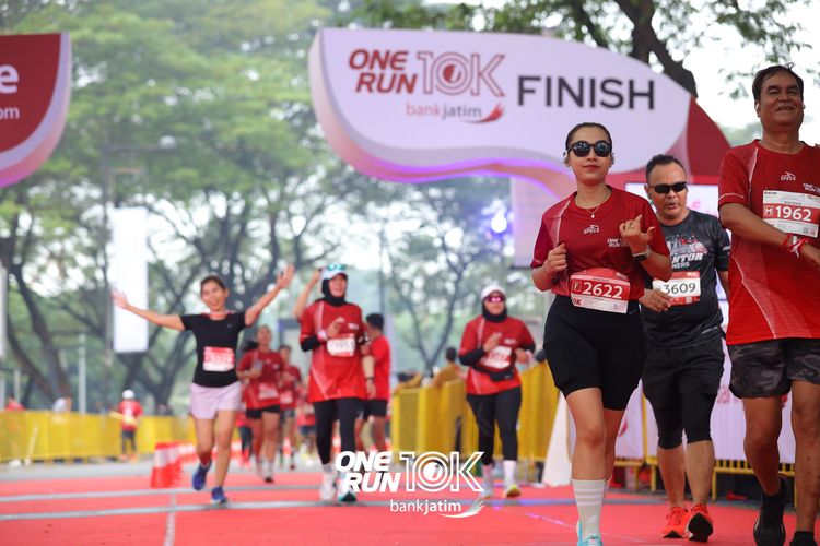 Race photo from ONE RUN 10 K