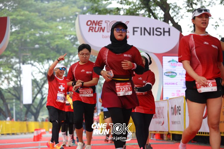 Race photo from ONE RUN 10 K