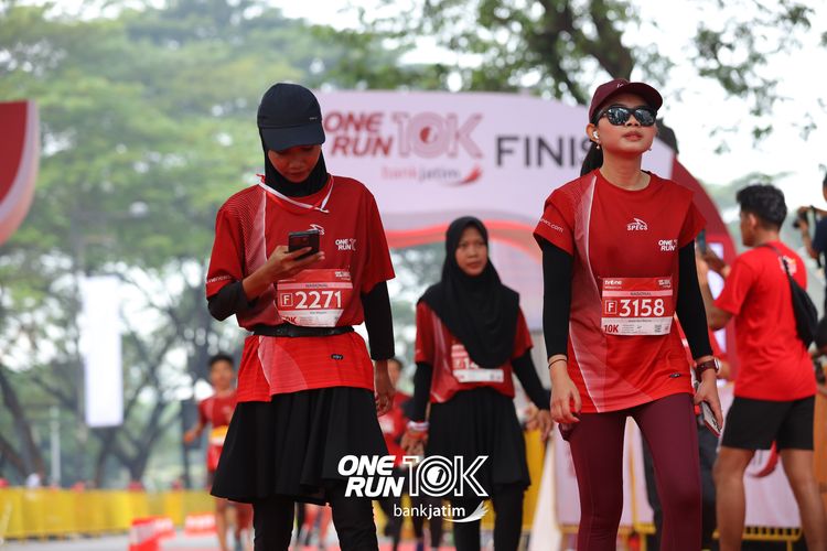 Race photo from ONE RUN 10 K
