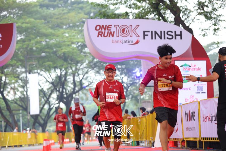 Race photo from ONE RUN 10 K