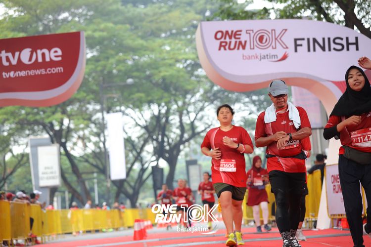 Race photo from ONE RUN 10 K