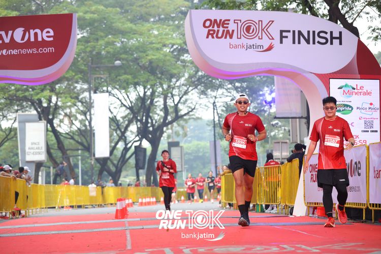 Race photo from ONE RUN 10 K