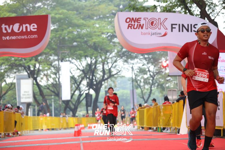 Race photo from ONE RUN 10 K