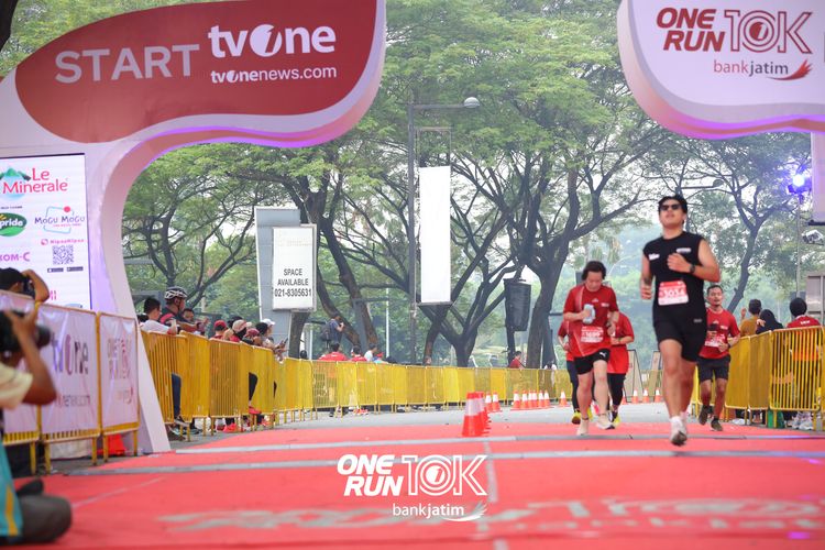 Race photo from ONE RUN 10 K