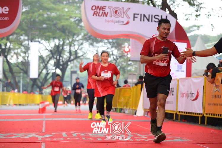 Race photo from ONE RUN 10 K