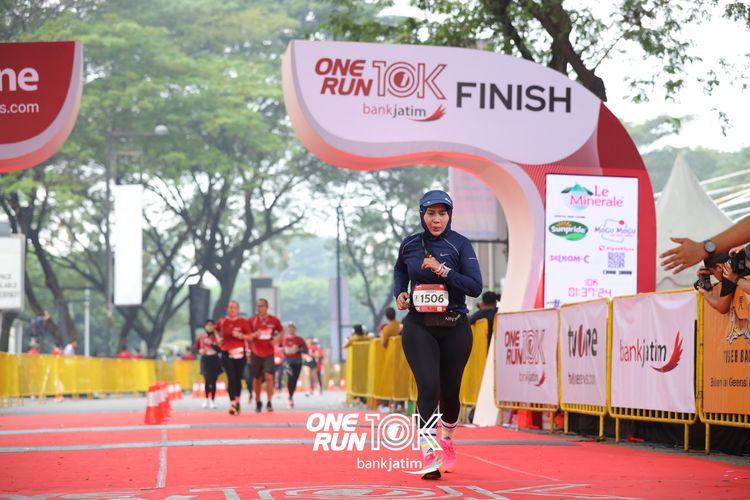 Race photo from ONE RUN 10 K