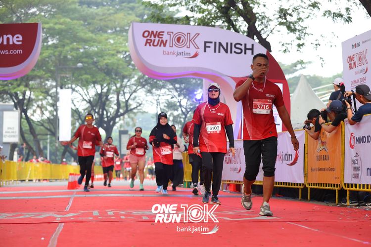 Race photo from ONE RUN 10 K