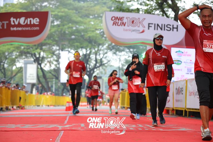 Race photo from ONE RUN 10 K