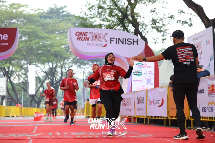 Race photo from ONE RUN 10 K