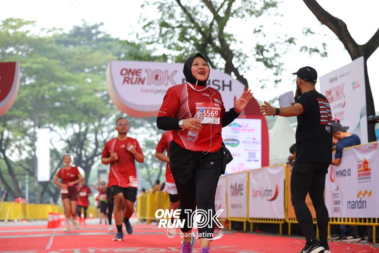 Race photo from ONE RUN 10 K