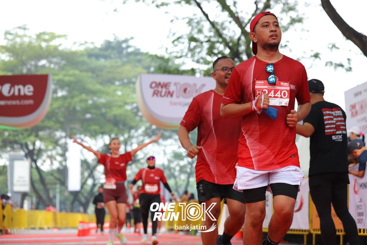 Race photo from ONE RUN 10 K