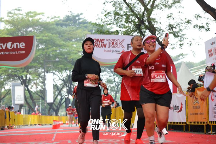 Race photo from ONE RUN 10 K