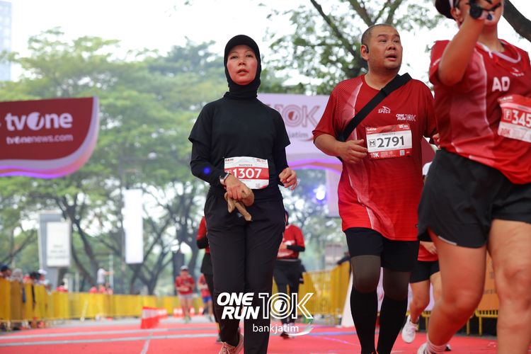 Race photo from ONE RUN 10 K