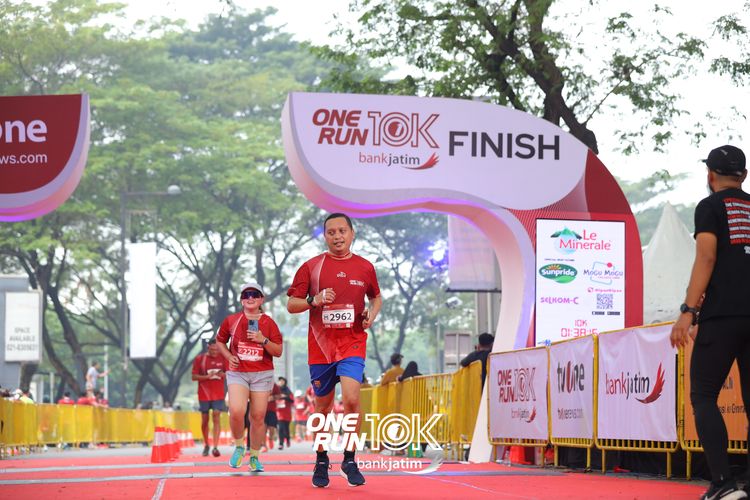Race photo from ONE RUN 10 K
