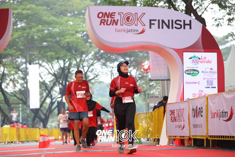 Race photo from ONE RUN 10 K