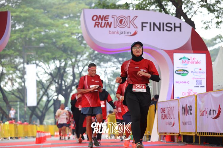 Race photo from ONE RUN 10 K