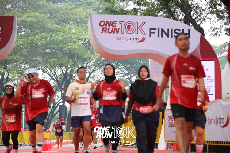 Race photo from ONE RUN 10 K