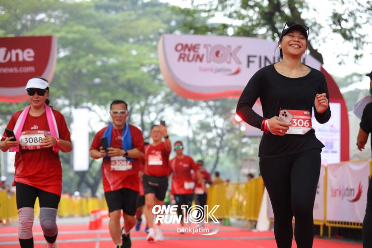 Race photo from ONE RUN 10 K
