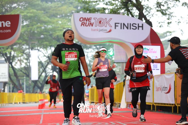 Race photo from ONE RUN 10 K