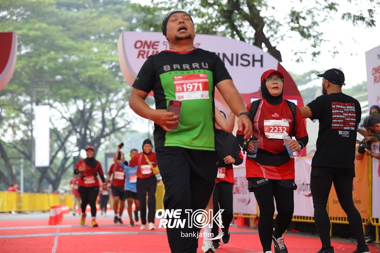 Race photo from ONE RUN 10 K