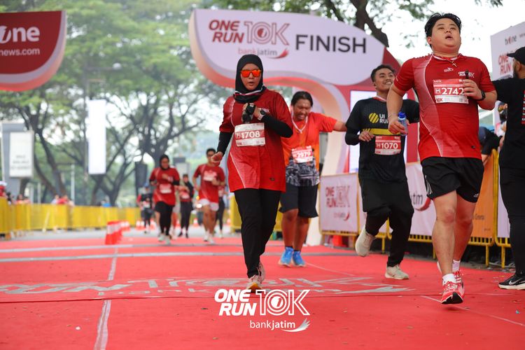 Race photo from ONE RUN 10 K