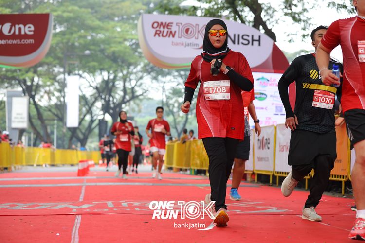Race photo from ONE RUN 10 K