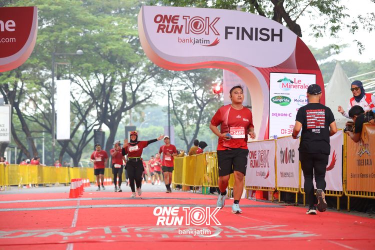 Race photo from ONE RUN 10 K