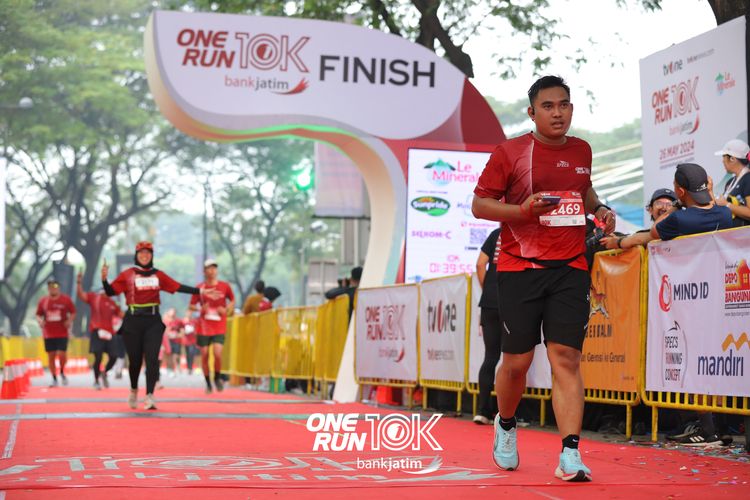 Race photo from ONE RUN 10 K