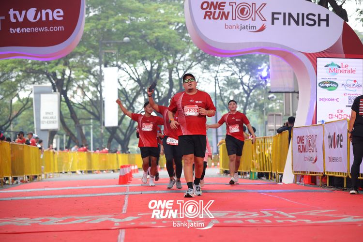 Race photo from ONE RUN 10 K