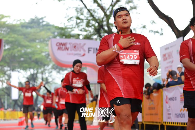 Race photo from ONE RUN 10 K