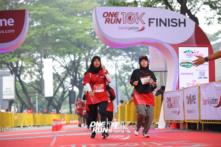 Race photo from ONE RUN 10 K