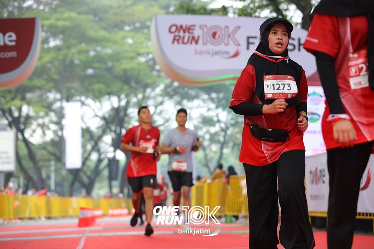 Race photo from ONE RUN 10 K
