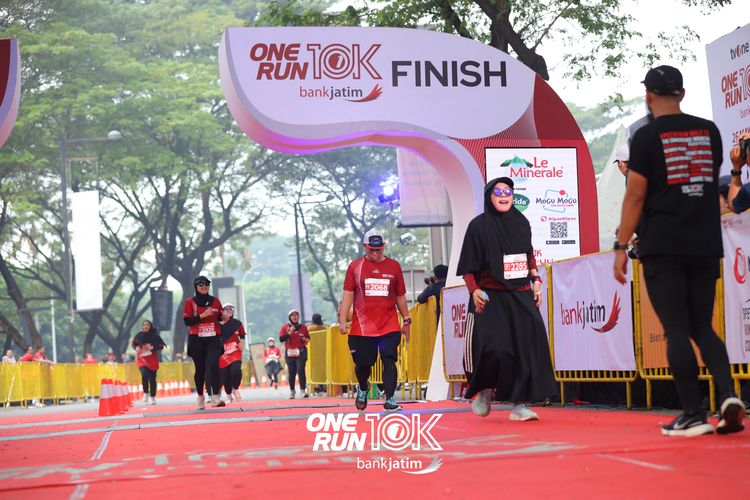 Race photo from ONE RUN 10 K