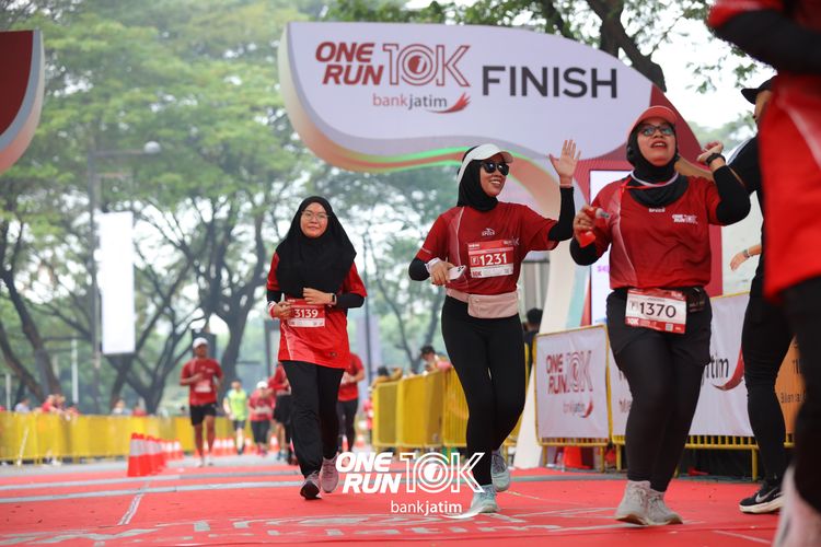 Race photo from ONE RUN 10 K