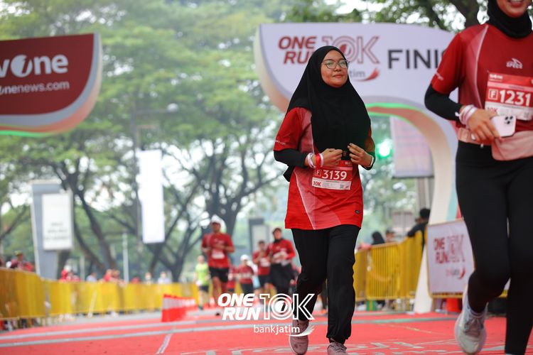 Race photo from ONE RUN 10 K