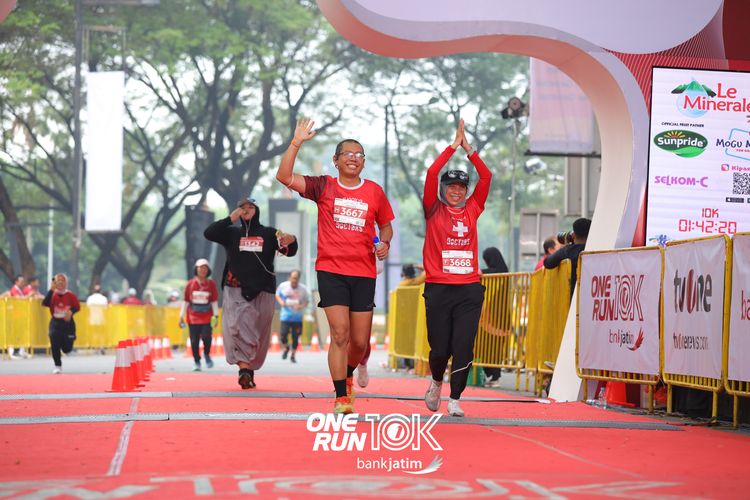 Race photo from ONE RUN 10 K