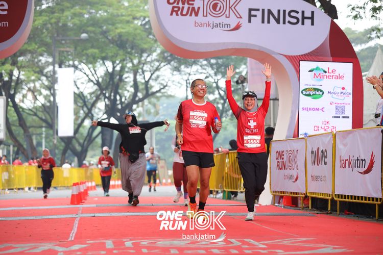 Race photo from ONE RUN 10 K