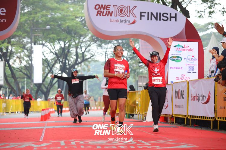 Race photo from ONE RUN 10 K