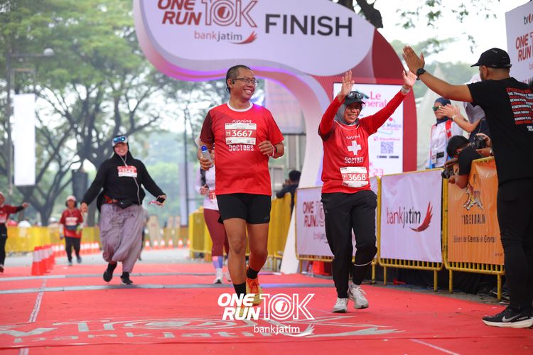 Race photo from ONE RUN 10 K