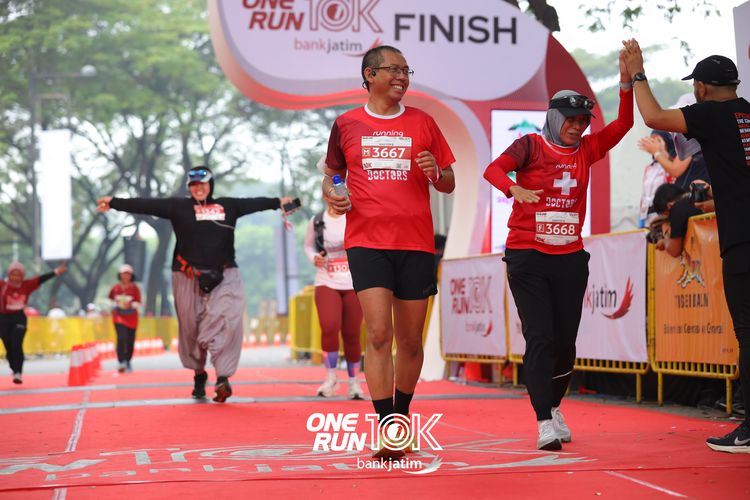 Race photo from ONE RUN 10 K