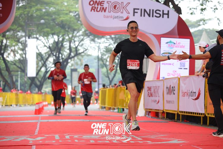 Race photo from ONE RUN 10 K