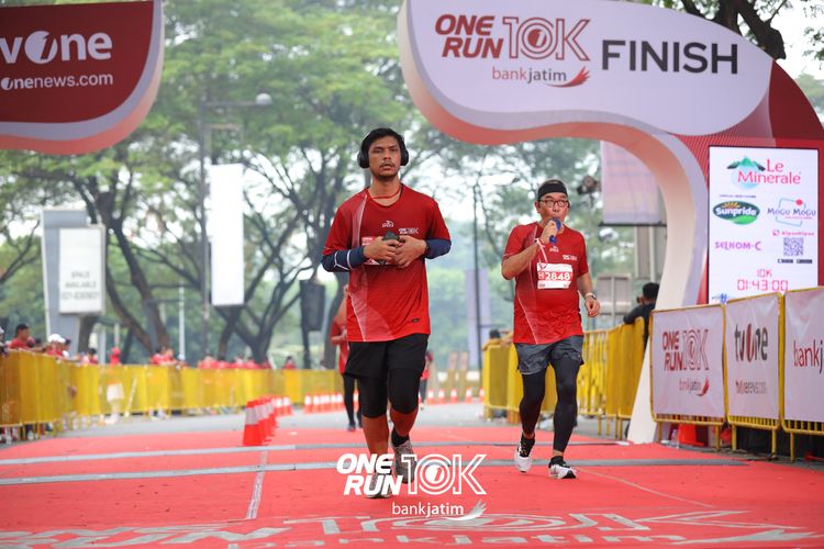 Race photo from ONE RUN 10 K