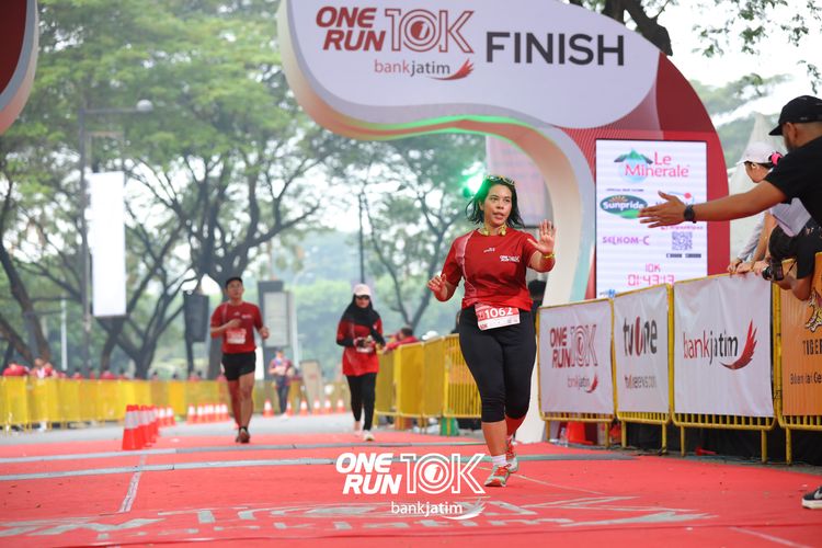 Race photo from ONE RUN 10 K