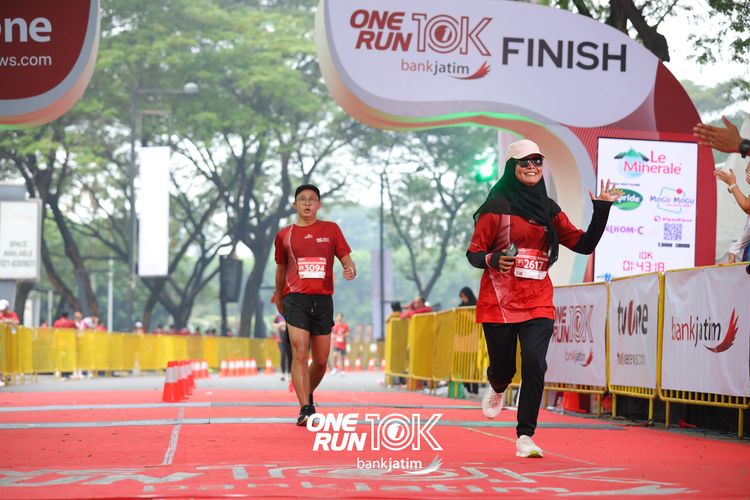 Race photo from ONE RUN 10 K