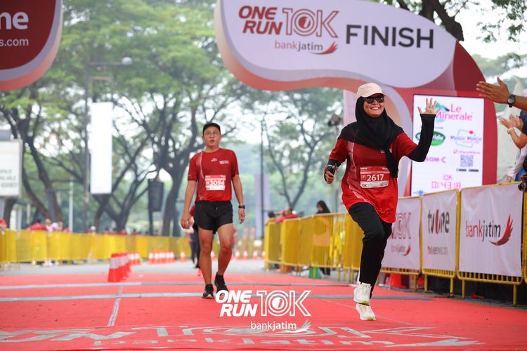 Race photo from ONE RUN 10 K