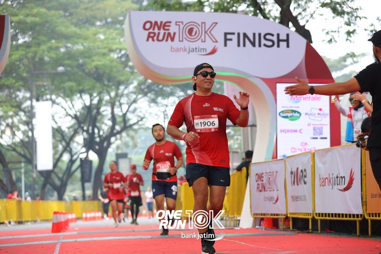 Race photo from ONE RUN 10 K