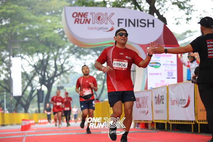 Race photo from ONE RUN 10 K