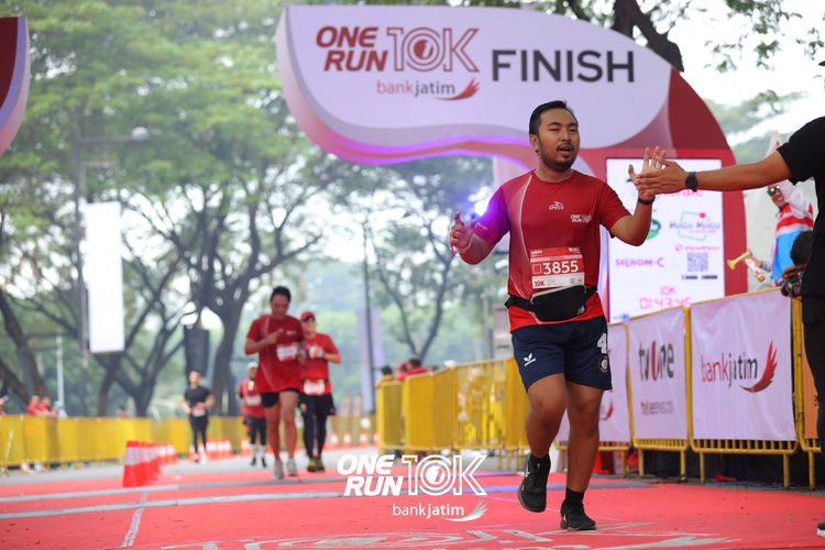 Race photo from ONE RUN 10 K