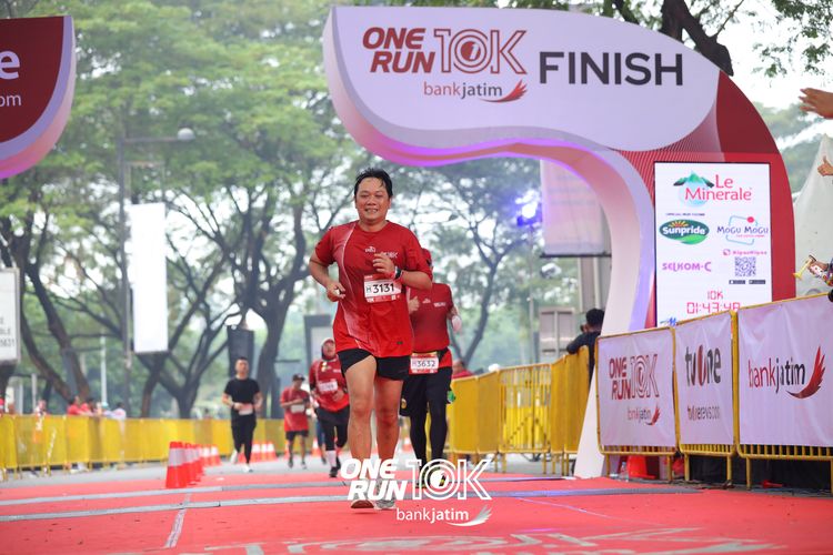 Race photo from ONE RUN 10 K